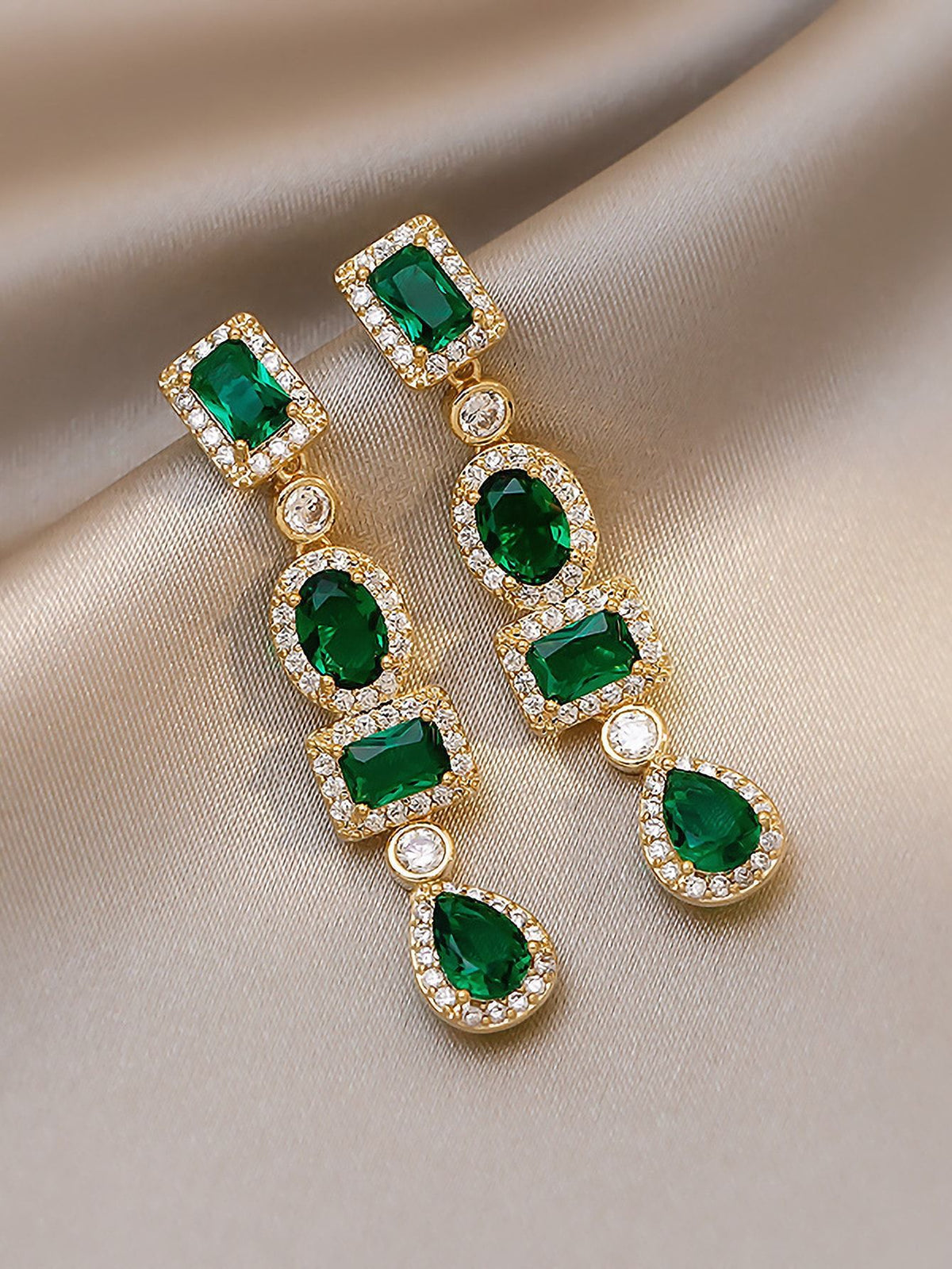 Boucles d'oreilles fleur avec perle et strass