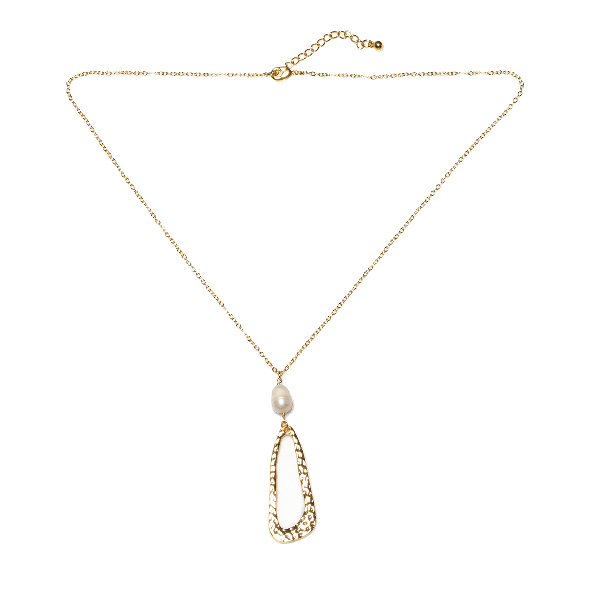 Pendentif ovale martelé avec perle sur chaîne plaquée or