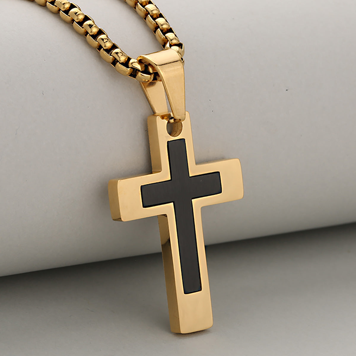 Collier pendentif croix en acier inoxydable