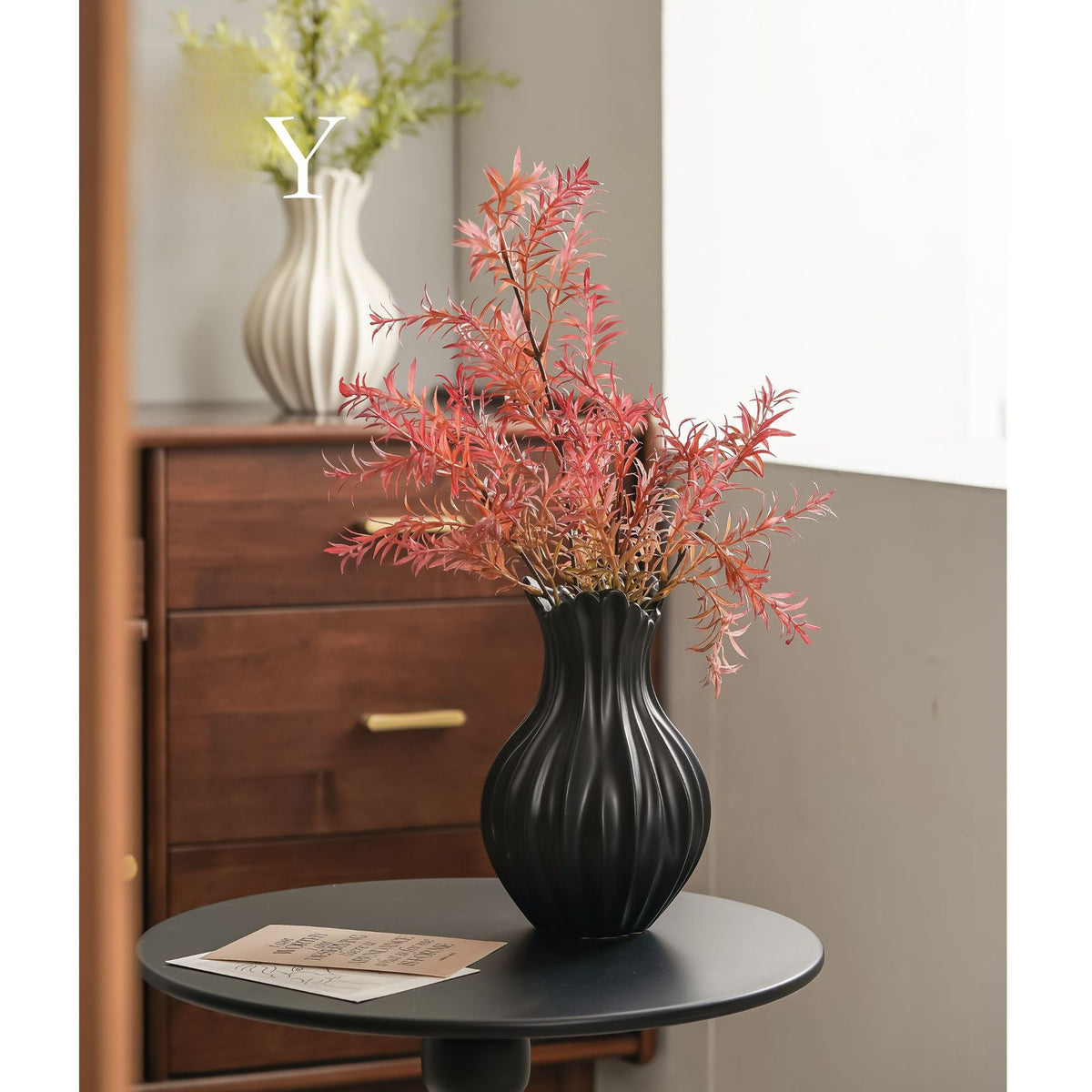 Vase en céramique en forme d'éventail