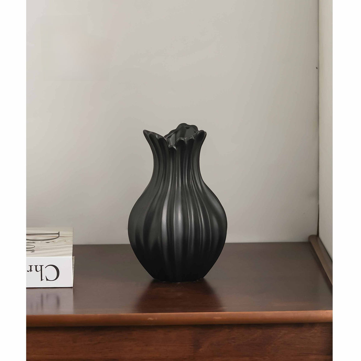 Vase en céramique en forme d'éventail
