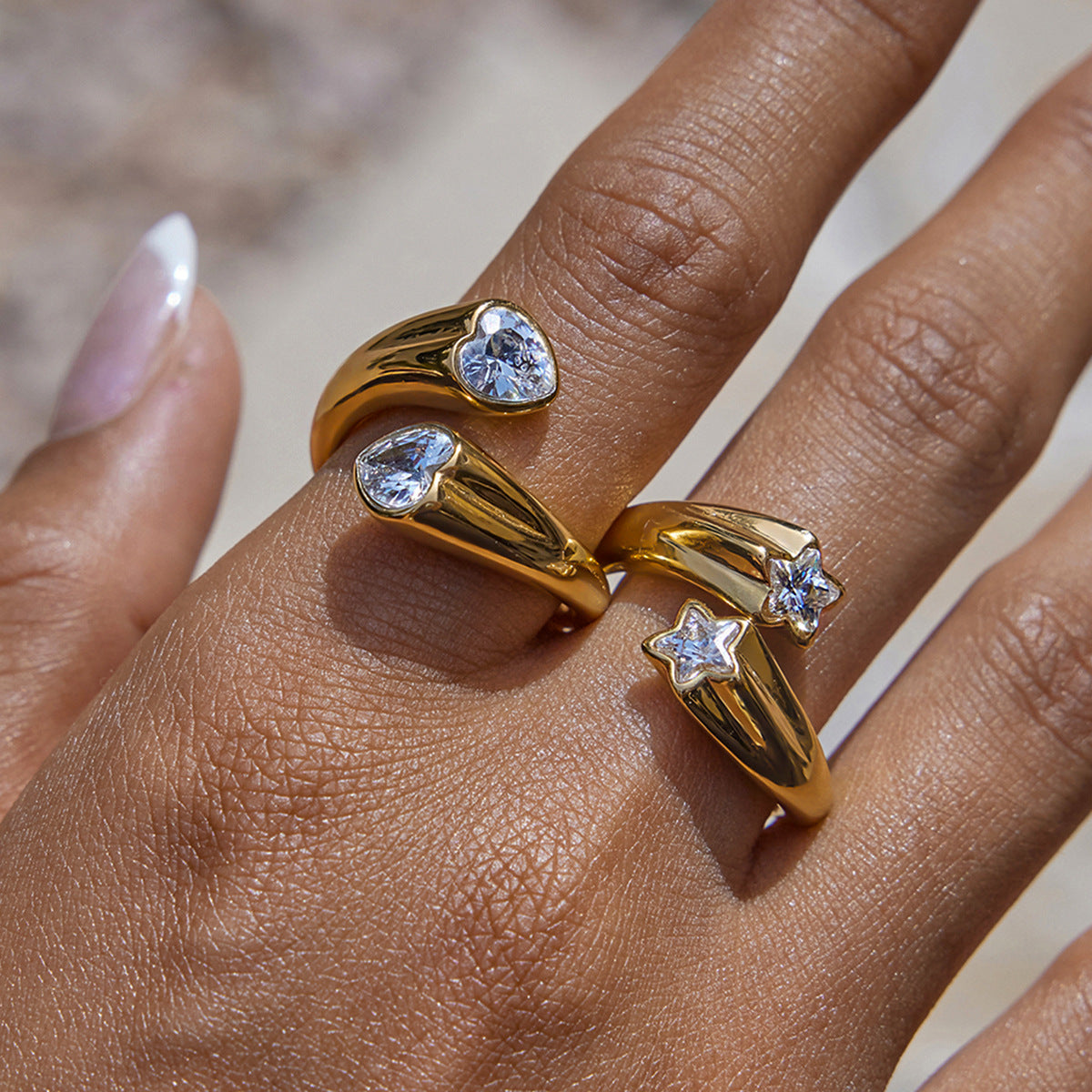 Bague ouverte géométrique en acier inoxydable et zircons