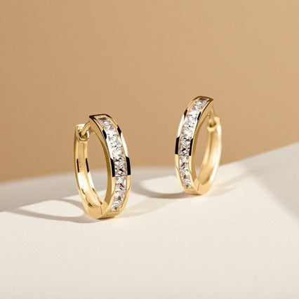 Boucles d'oreilles minimalistes géométriques en strass