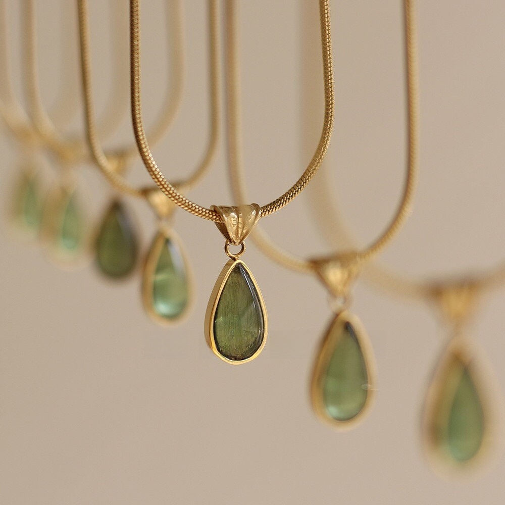 Collier pendentif goutte d'eau rétro français en acier titane