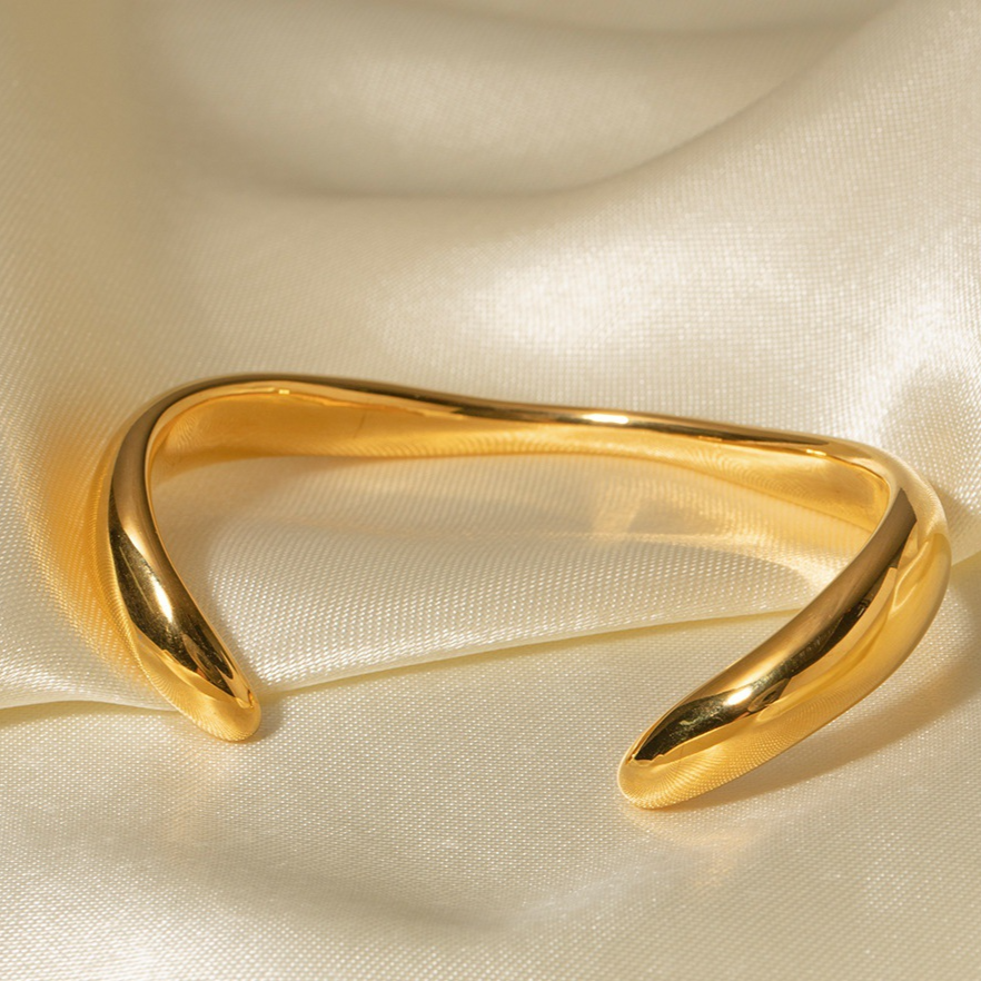 Bracelet ouvert de luxe en acier titane avec perle