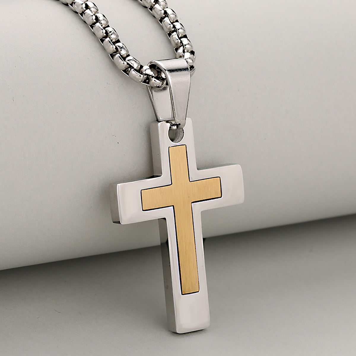 Collier pendentif croix en acier inoxydable