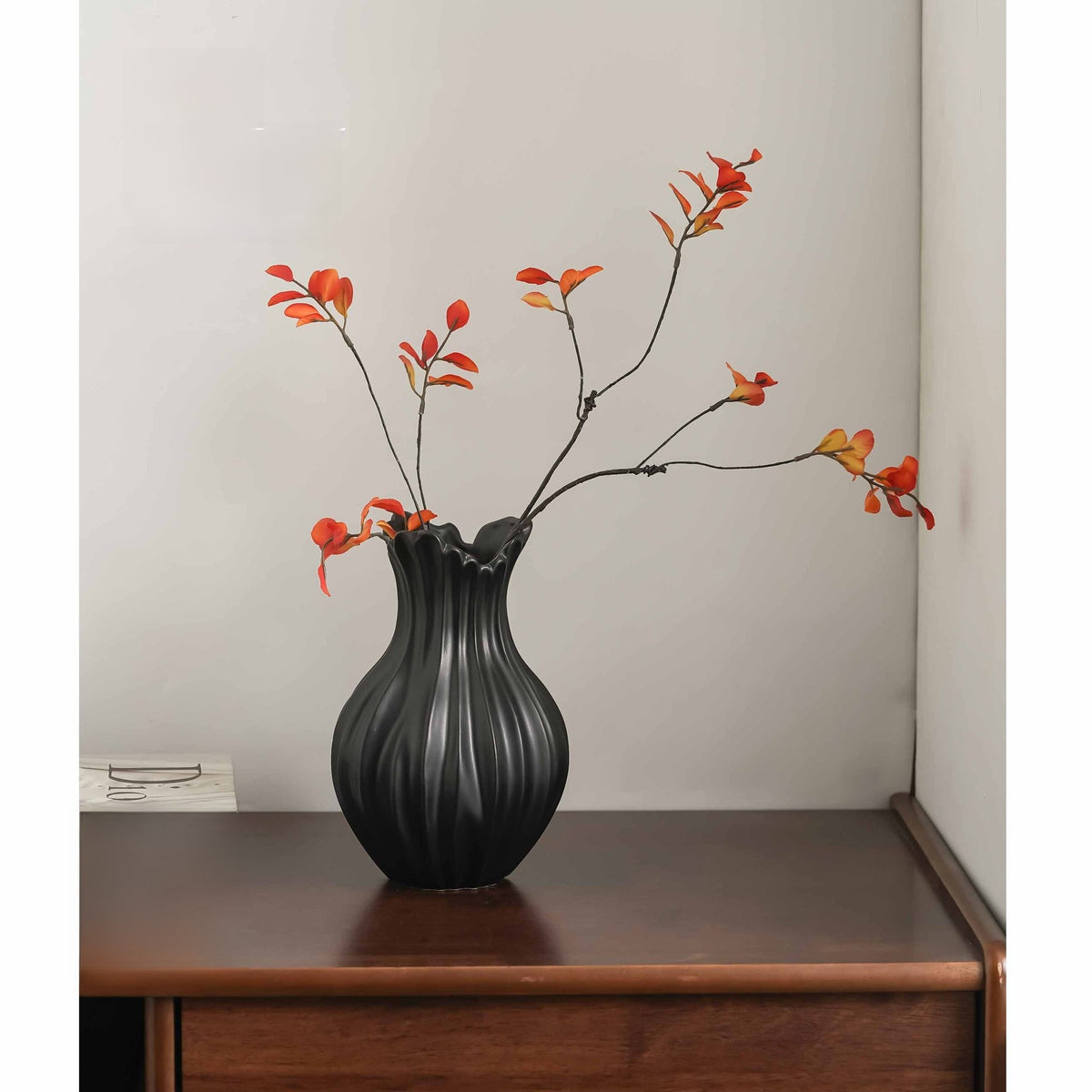 Vase en céramique en forme d'éventail