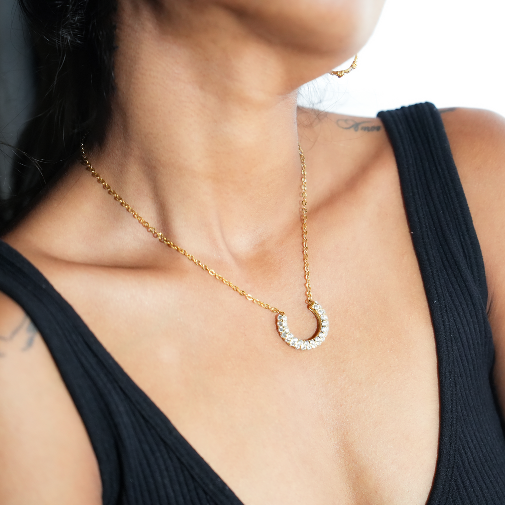 ASHANTI Or : collier croissant Celeste, pendentif pavé scintillant
