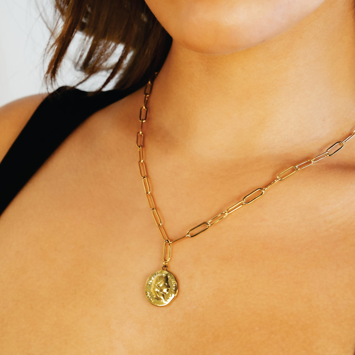 BILBAO Or : collier chaîne avec pendentif pièce romaine