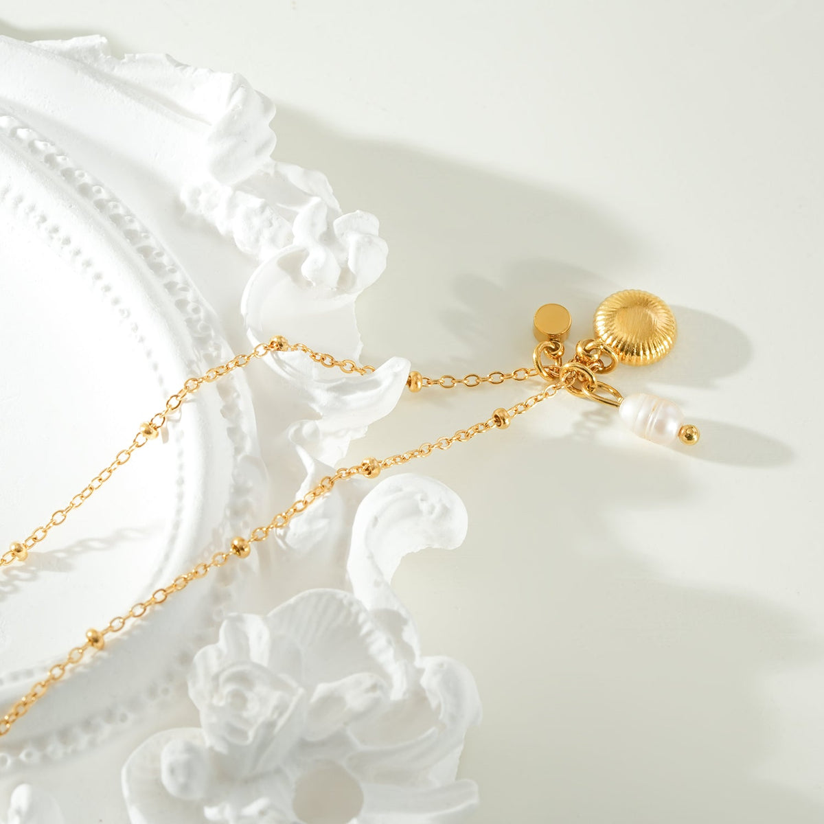 KAAMIL Or : collier rétro Art déco à breloques sur chaîne perlée