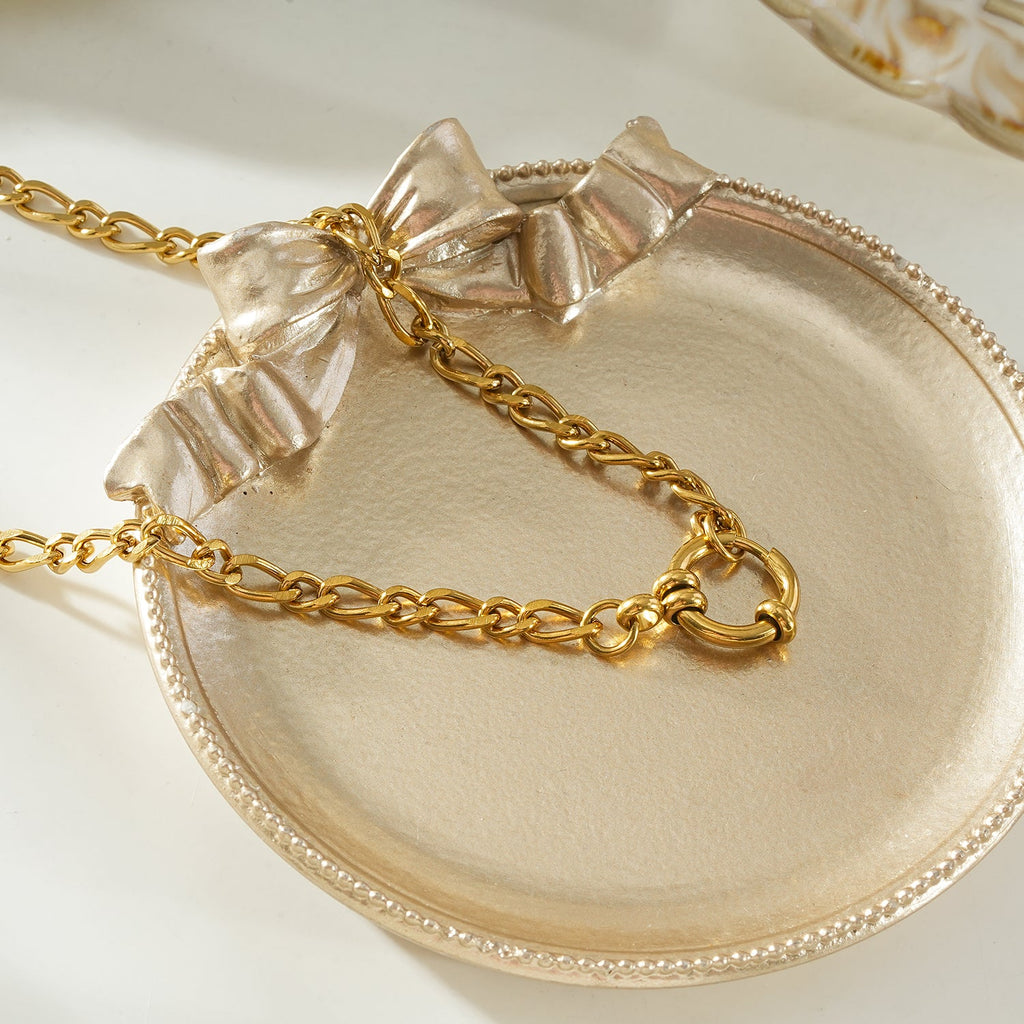 MALAIKA Or : collier chaîne à maillons variés avec pendentif anneau