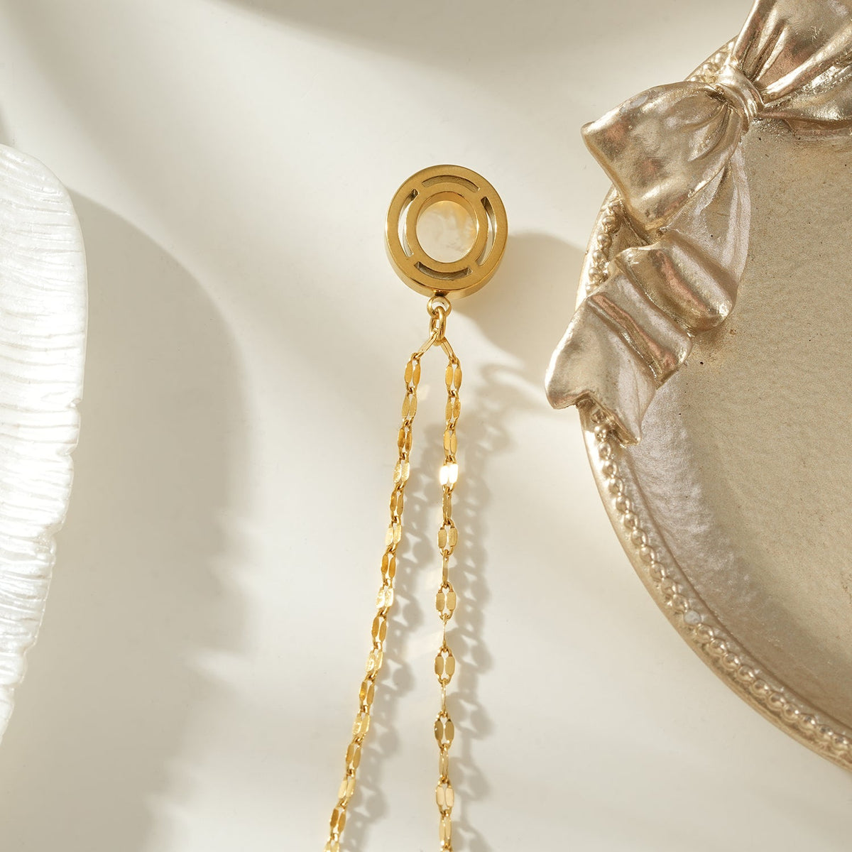 HAMMELA Or : collier pendentif avec perle centrale et halo de cristaux