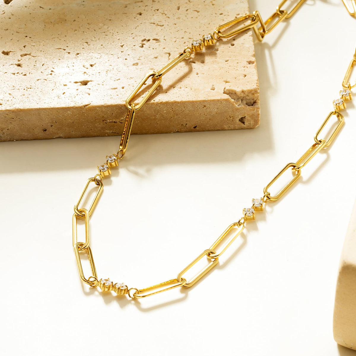 ELOPPINA Or : collier chaîne trombone avec zircons et breloque de perle d'eau douce