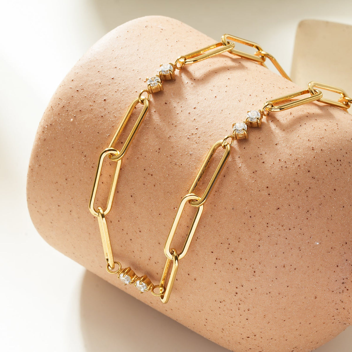 ELOPPINA Or : collier chaîne trombone avec zircons et breloque de perle d'eau douce