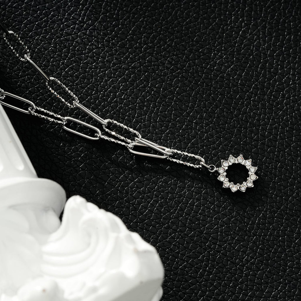 FRETTA : collier chaîne trombone avec pendentif étoile en zircons, or blanc (ton argent)
