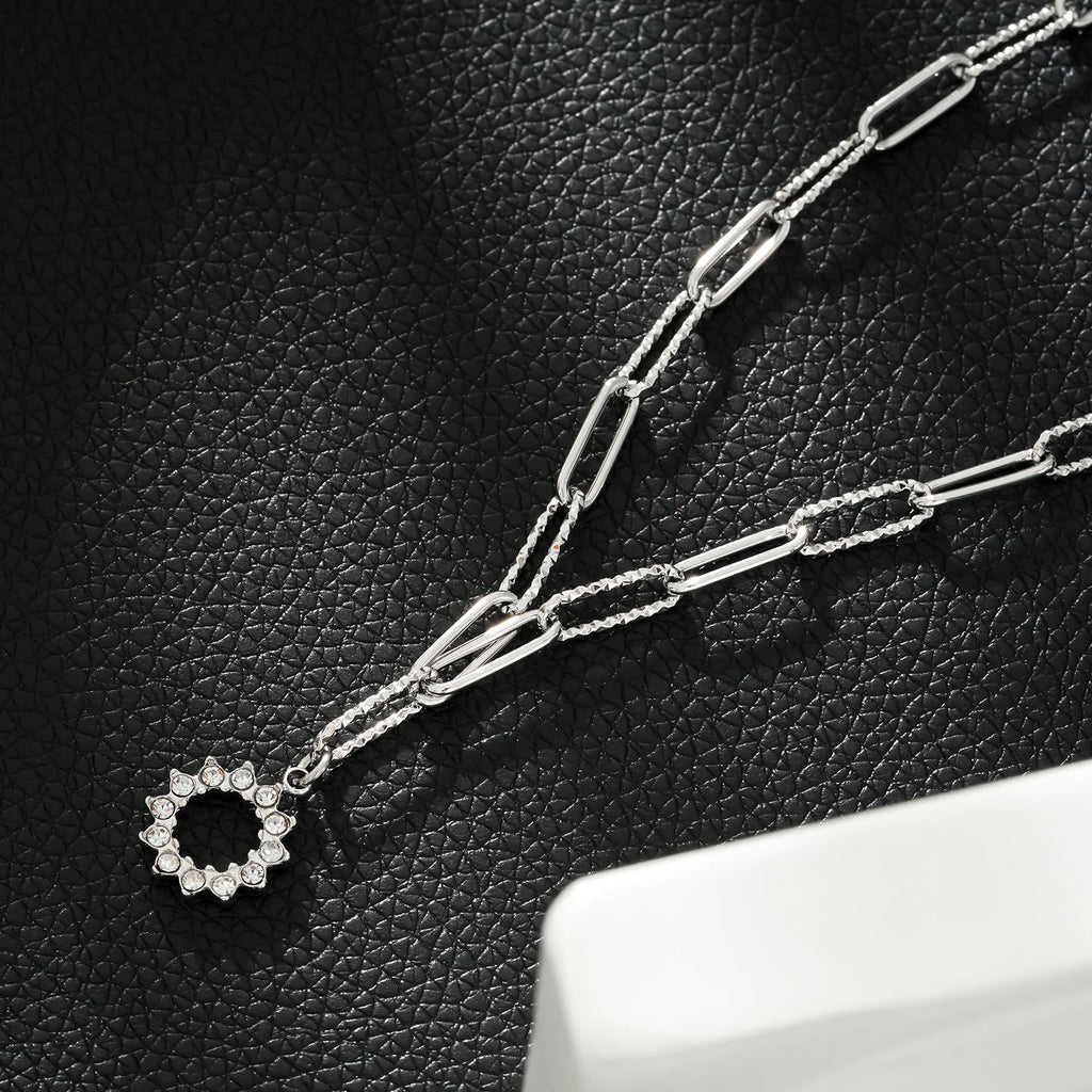 FRETTA : collier chaîne trombone avec pendentif étoile en zircons, or blanc (ton argent)