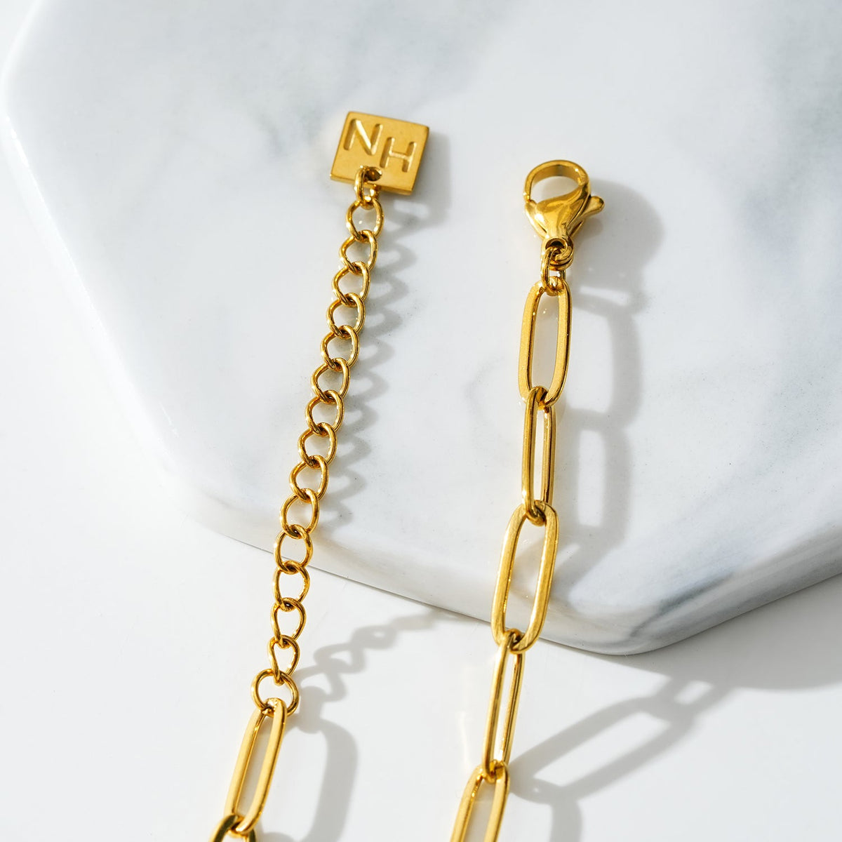 HAKILA LG : bracelet de cheville doré à maillons trombone