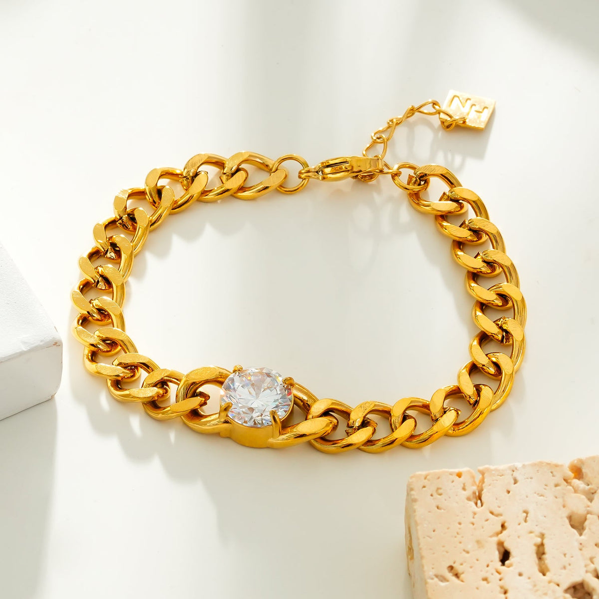 JATDAL Or : bracelet à maillons cubains avec pièce centrale en moissanite