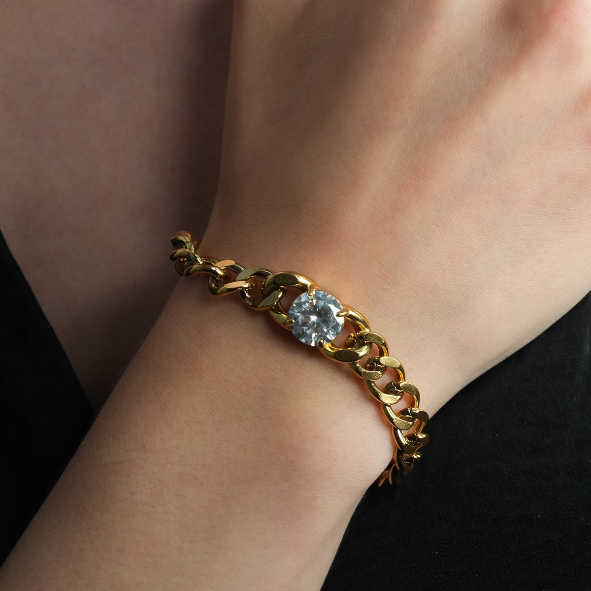JATDAL Or : bracelet à maillons cubains avec pièce centrale en moissanite