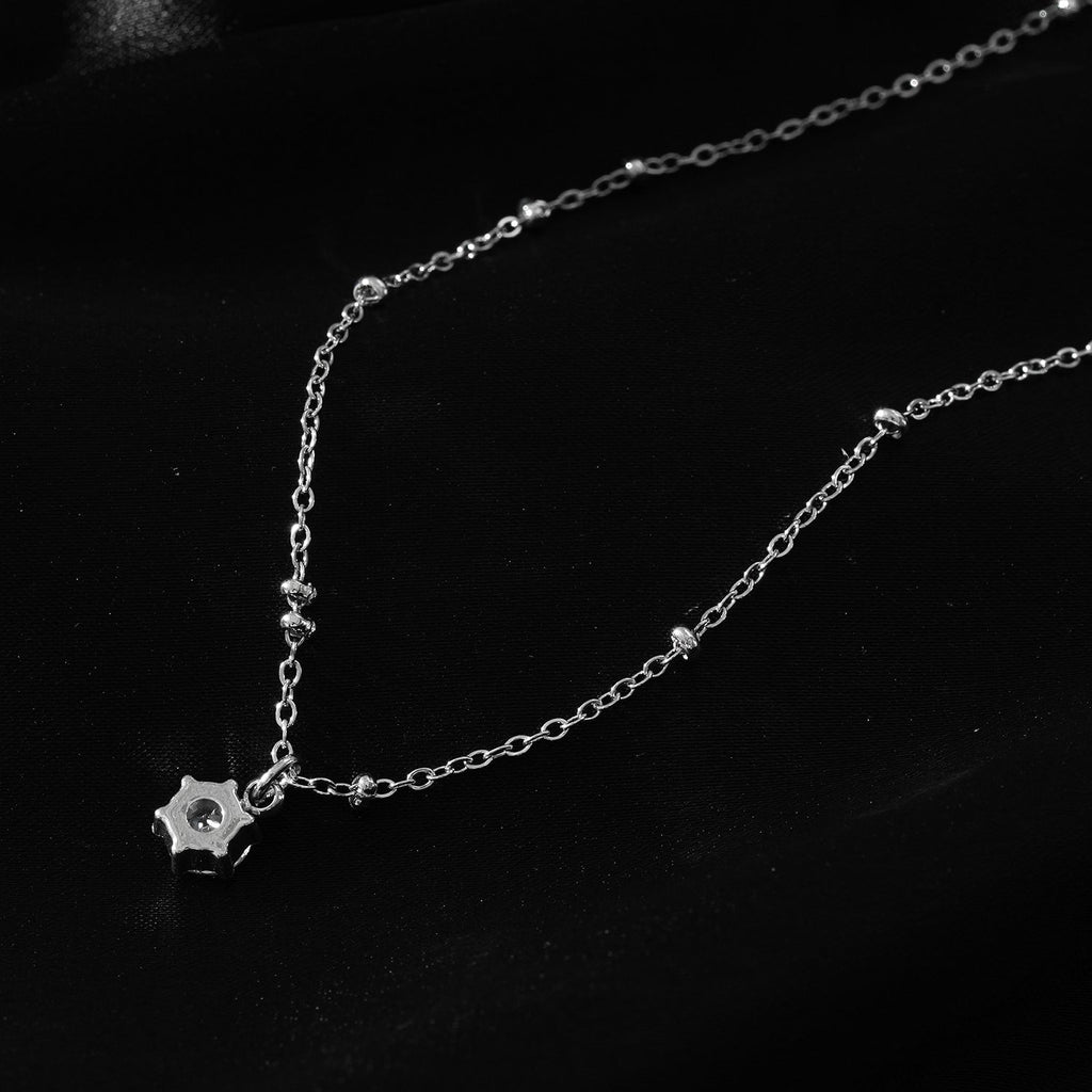 KADIRI Argent : collier chaîne perlée avec breloque zircon solitaire