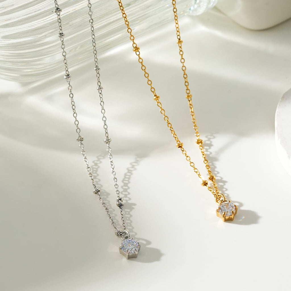 KADIRI Argent : collier chaîne perlée avec breloque zircon solitaire