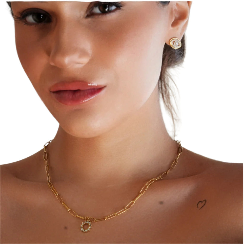 FRETTA : collier chaîne trombone dorée avec pendentif étoile en zircons
