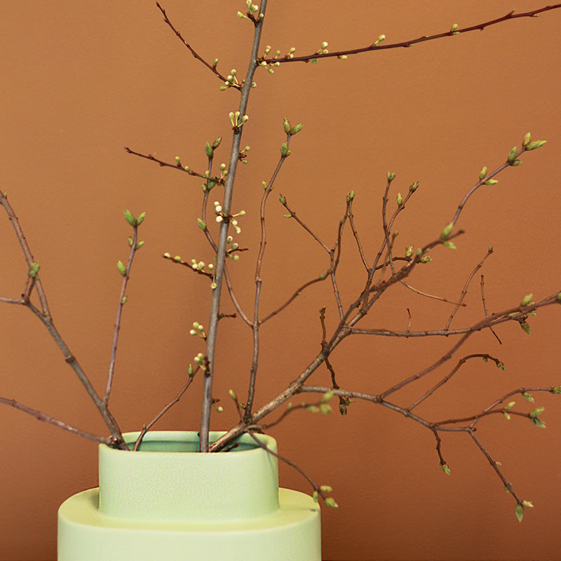 Vase en céramique Layer, émail vert pâle mat