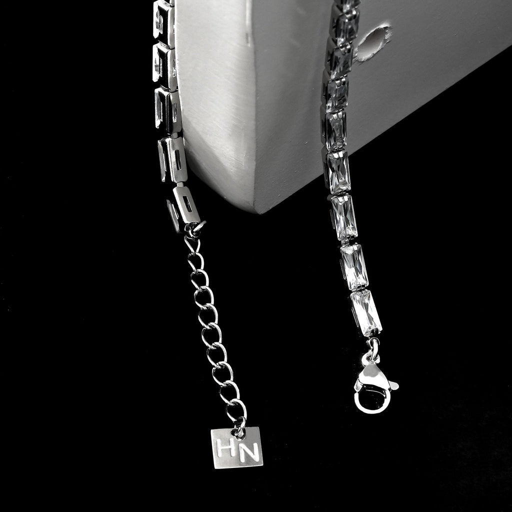 MELLISH : bracelet tennis rétro à zircons (CZ) rectangulaires, ton or blanc argenté