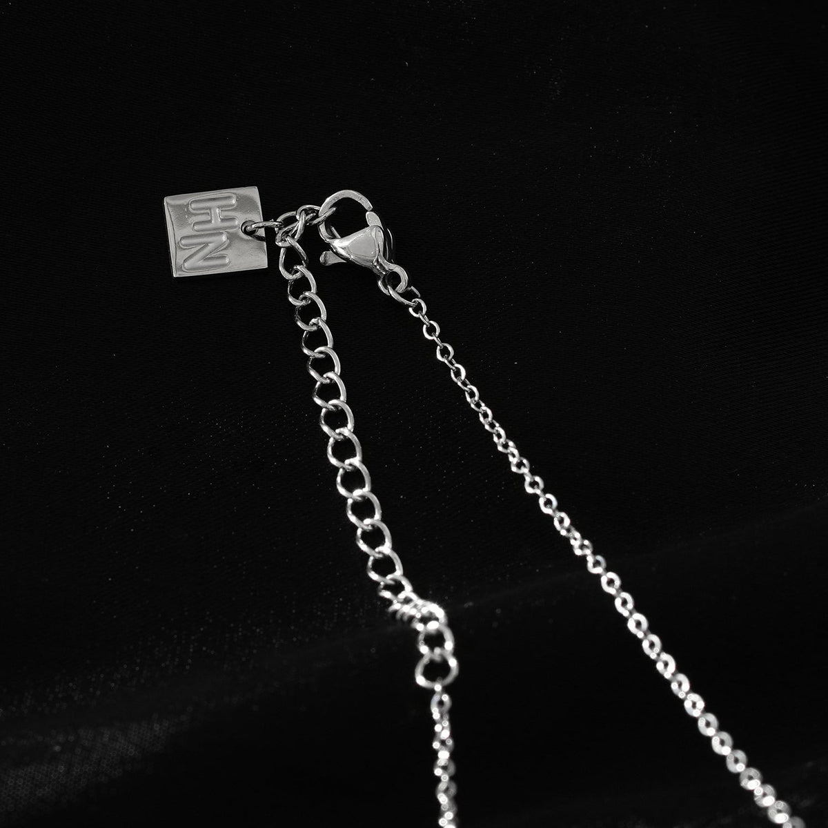 ROCHINA Argent : collier chaîne avec trio de breloques en zircon