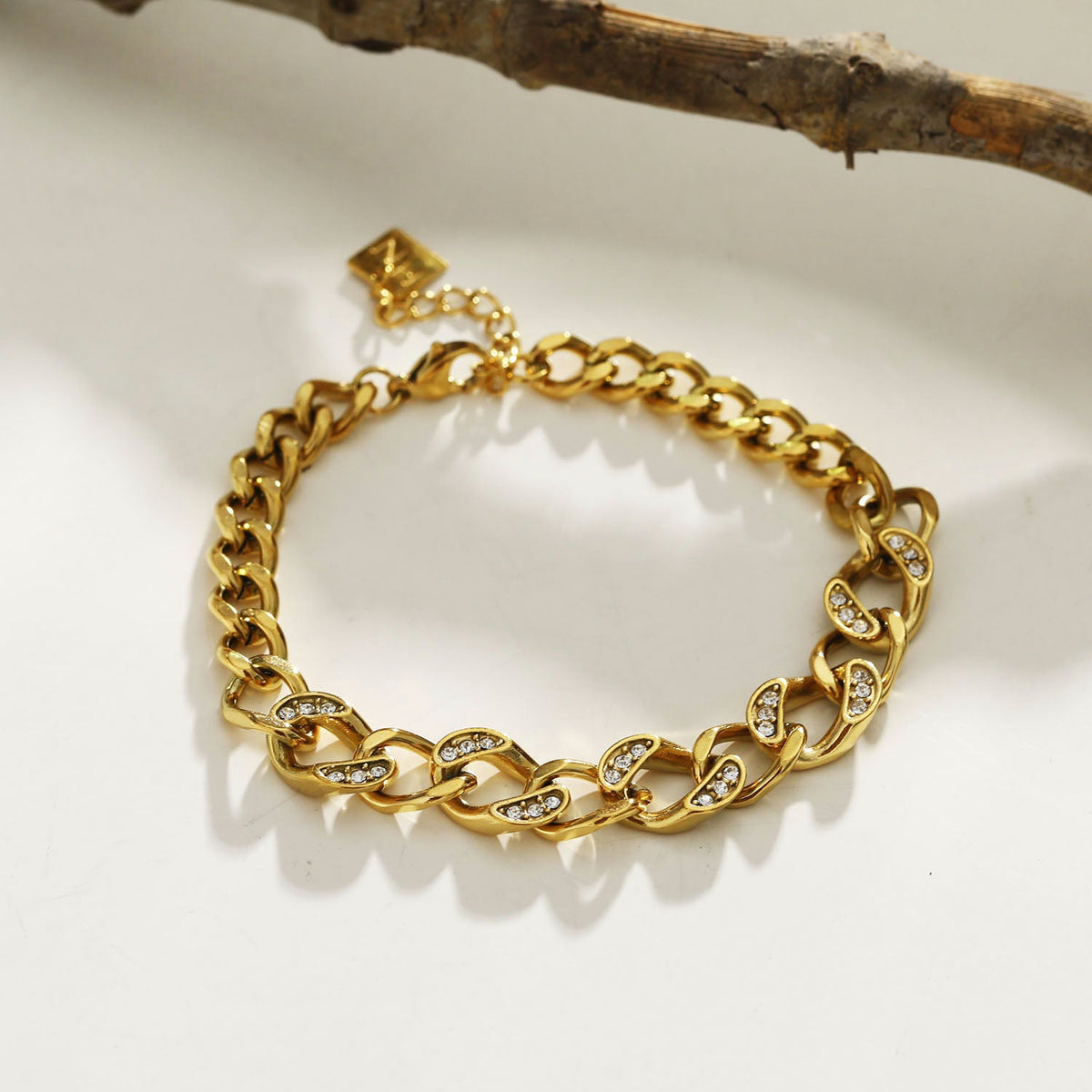 ROUBAIX Or : bracelet chaîne cubaine à zircons, pièce d'exception