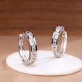 Boucles d'oreilles minimalistes géométriques en strass