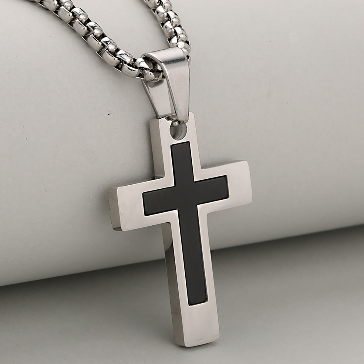 Collier pendentif croix en acier inoxydable