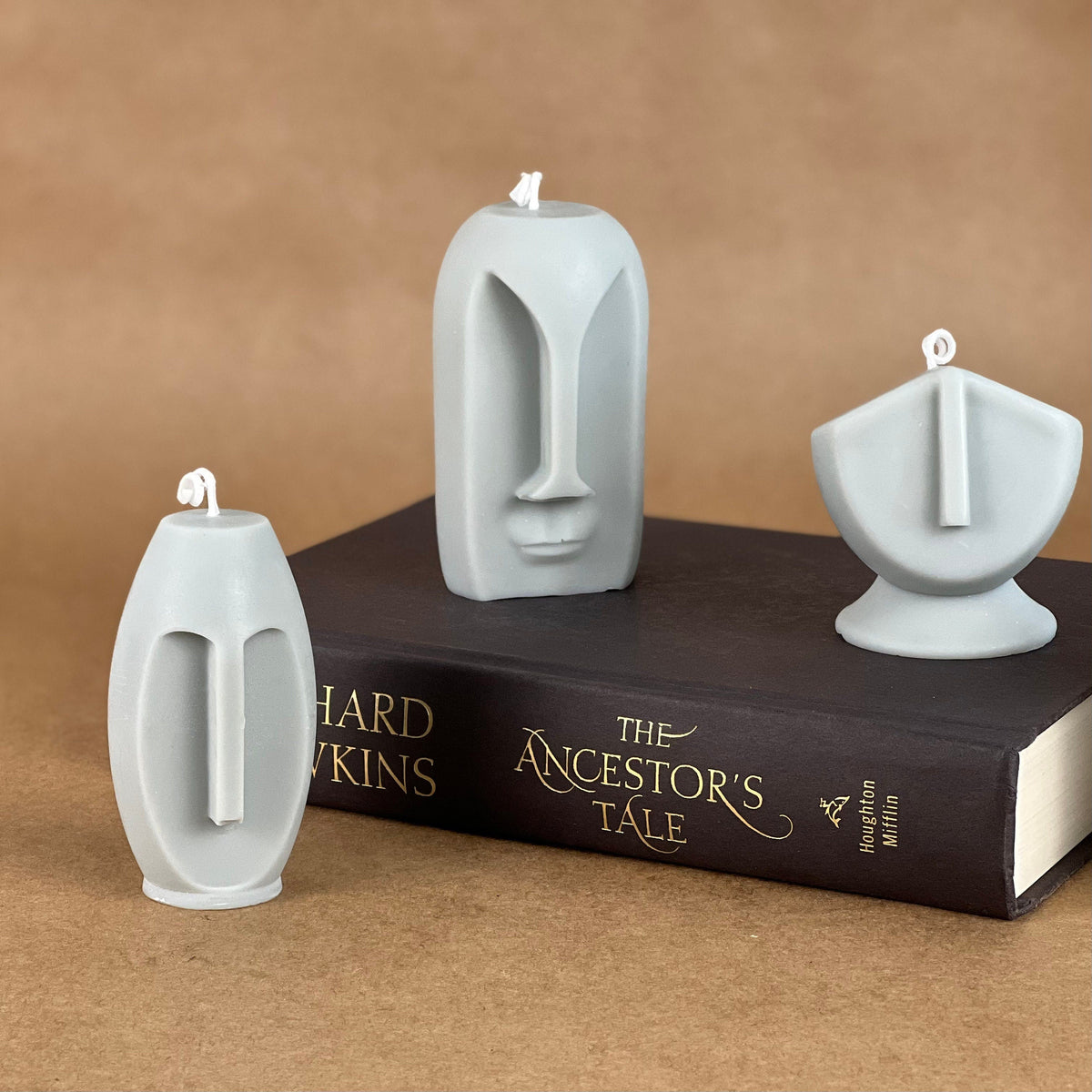 Ensemble de bougies visages sculpturales