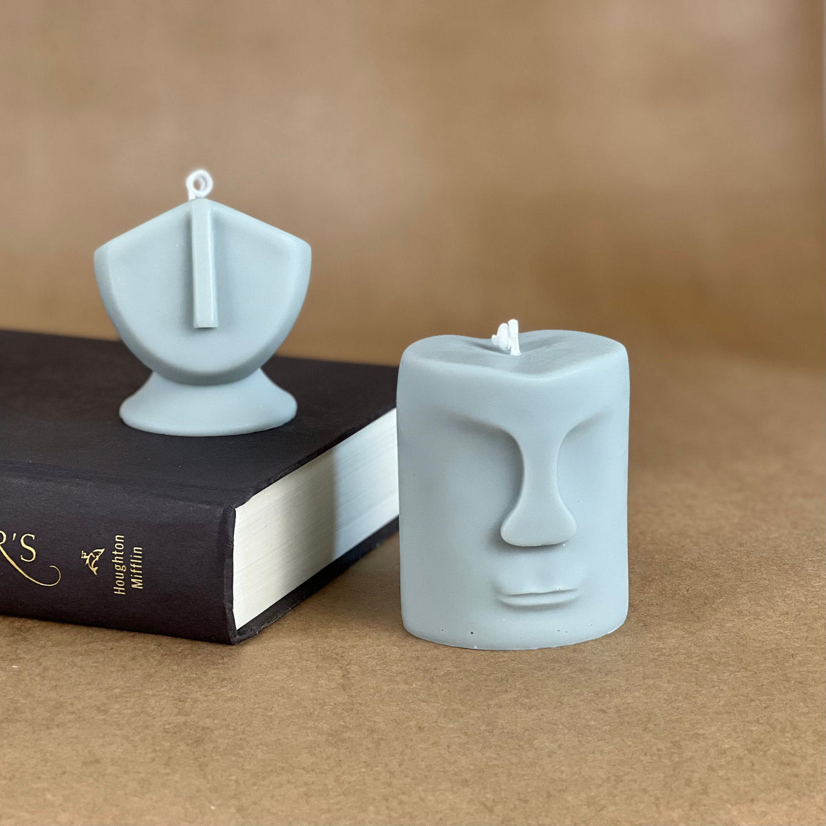 Ensemble de bougies visages sculpturales