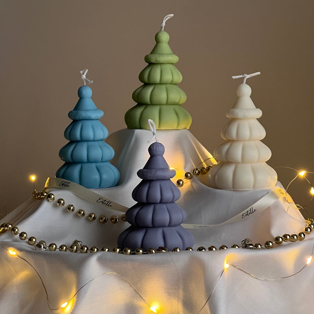 Bougie de soya sapin de Noël avec chapeau